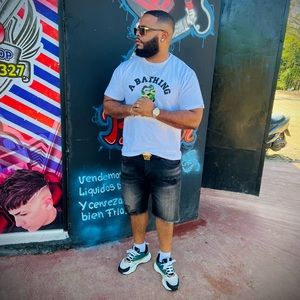 Meet your Posher, Larry